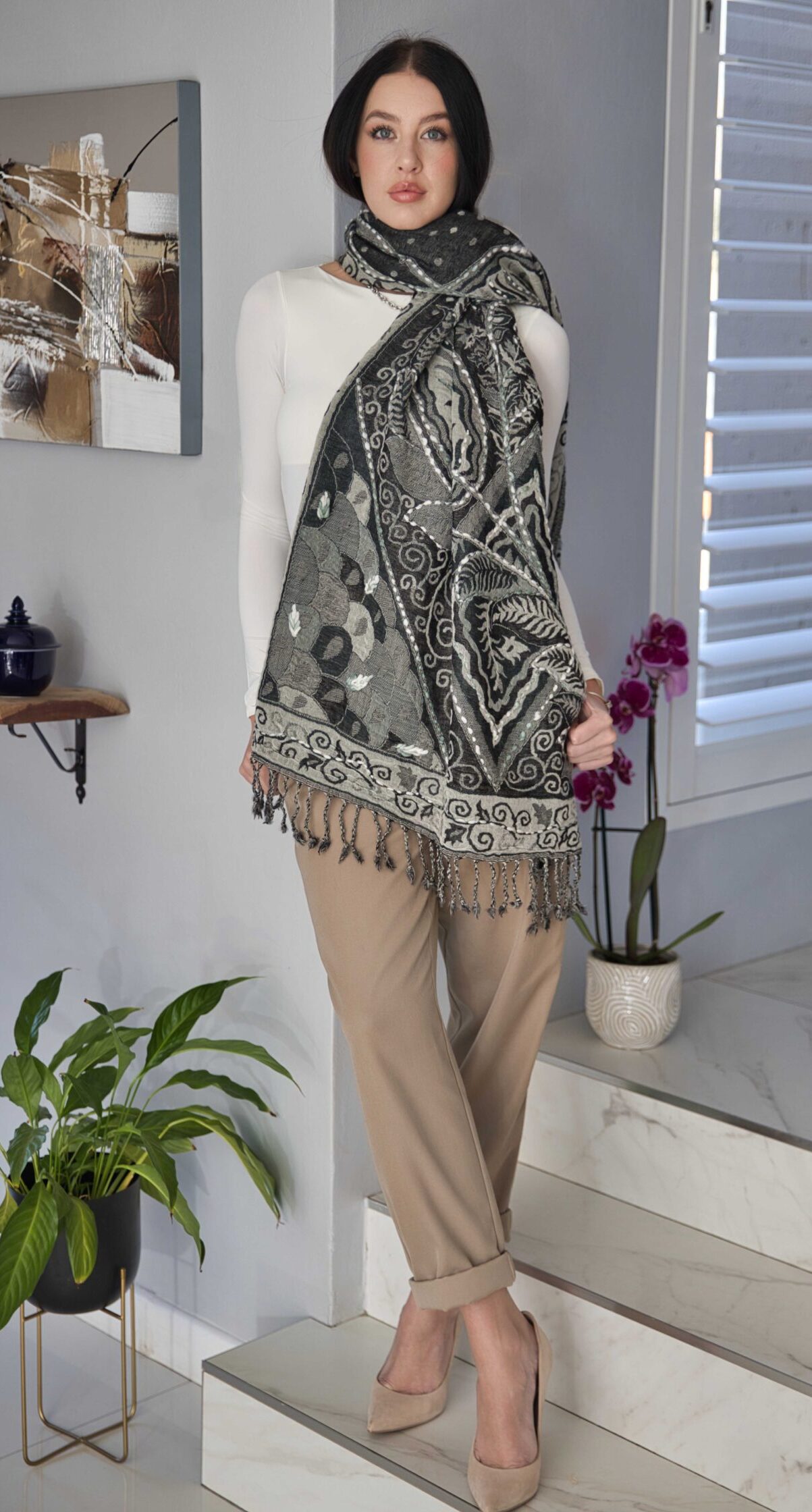 Thick Merino Wool Scarf With Embroidery - Image 4