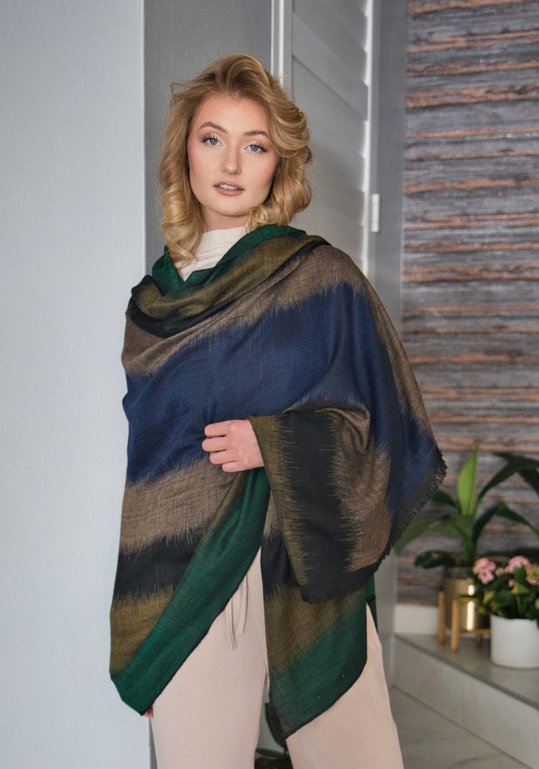 Pashmina Cashmere Ikat Shawl - Image 7