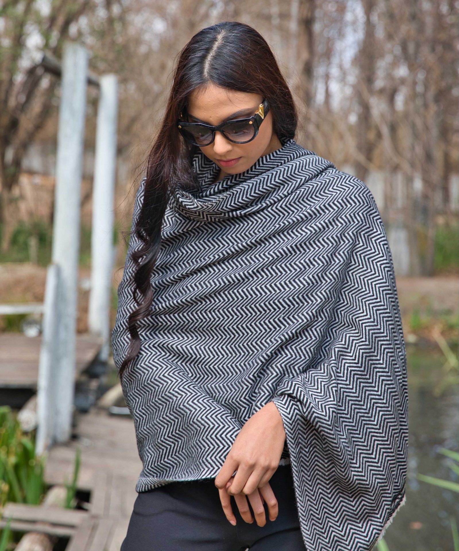 Bold Herringbone Cashmere Travel Wrap