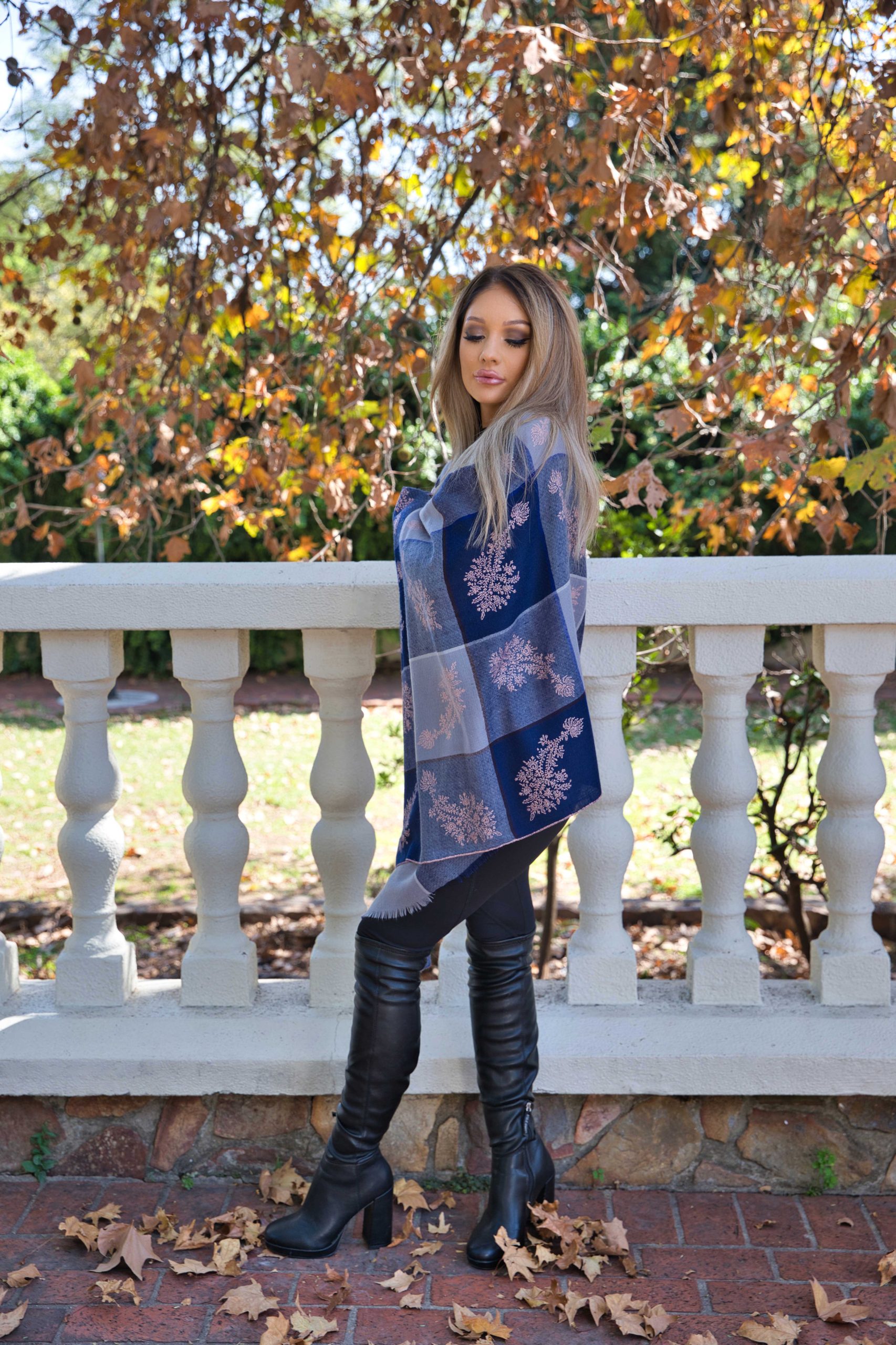 Sozni Embroidery Pashmina Cashmere Scarf - Image 4