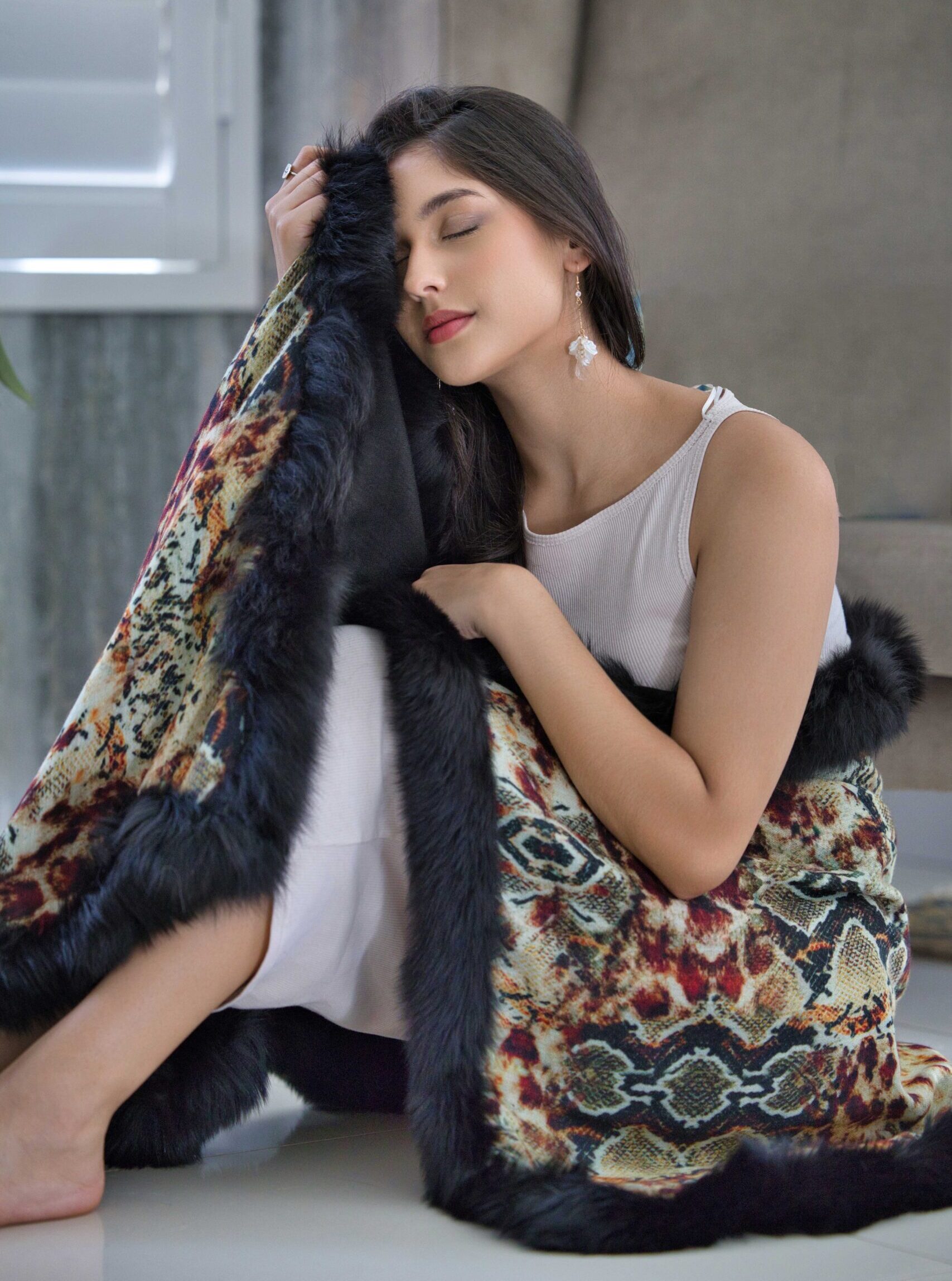 Animal Print Reversible Woven Cashmere Fur Wrap