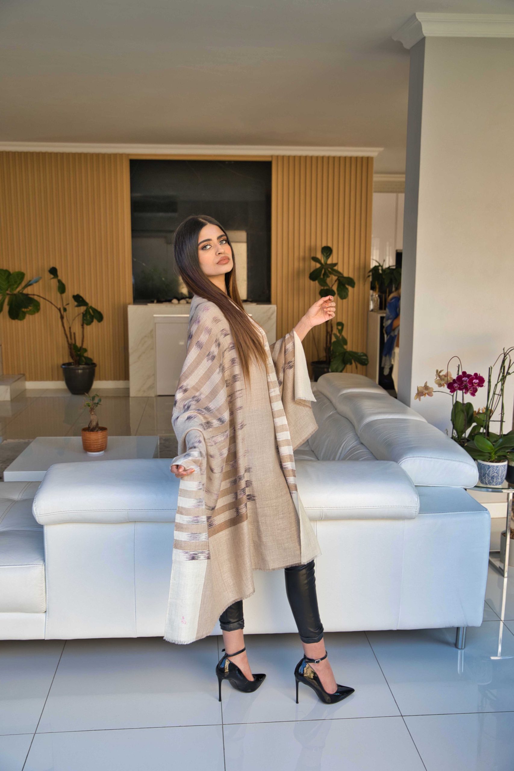 Pashmina Cashmere Ikat Shawl - Image 4