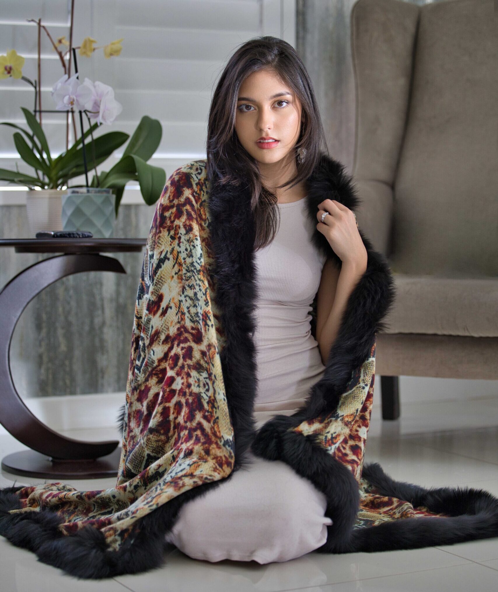 Animal Print Reversible Woven Cashmere Fur Wrap - Image 2