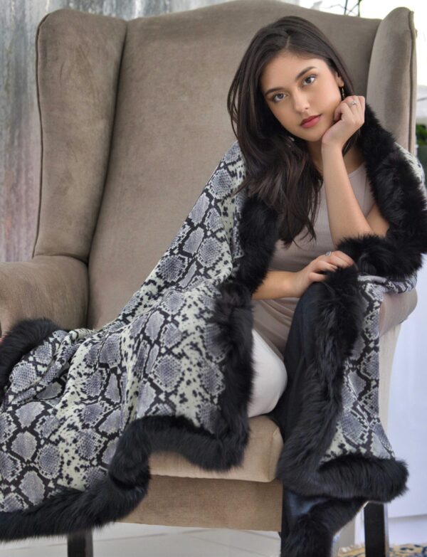 Animal Print Reversible Woven Cashmere Fur Wrap