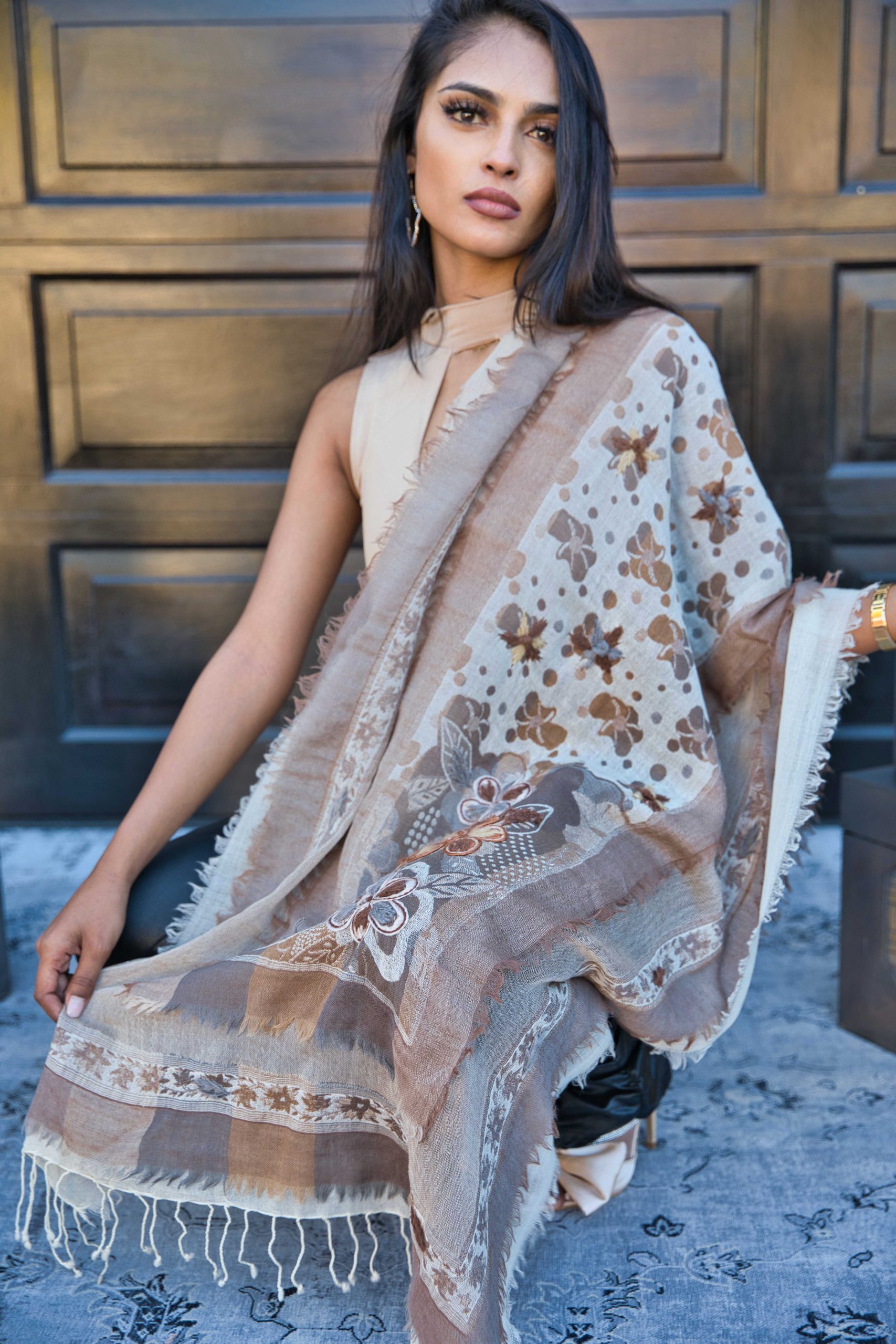 Luxury Vintage Style Layered Scarf - Image 3