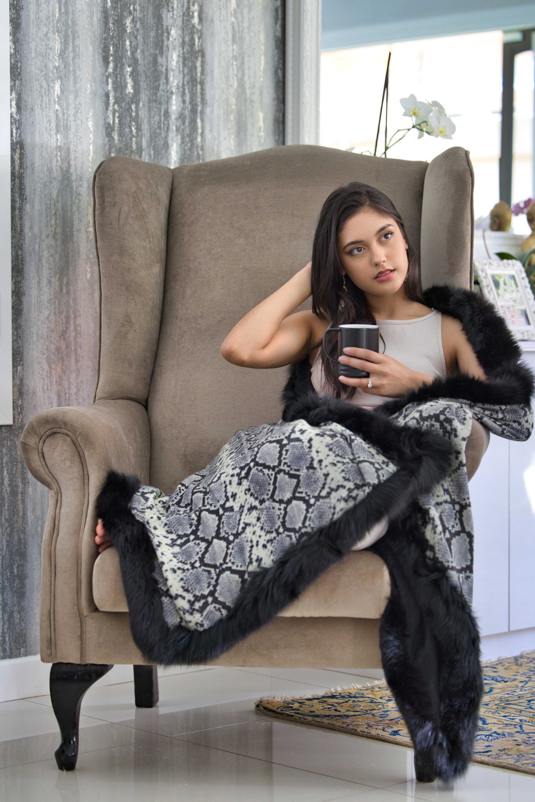 Animal Print Reversible Woven Cashmere Fur Wrap - Image 3