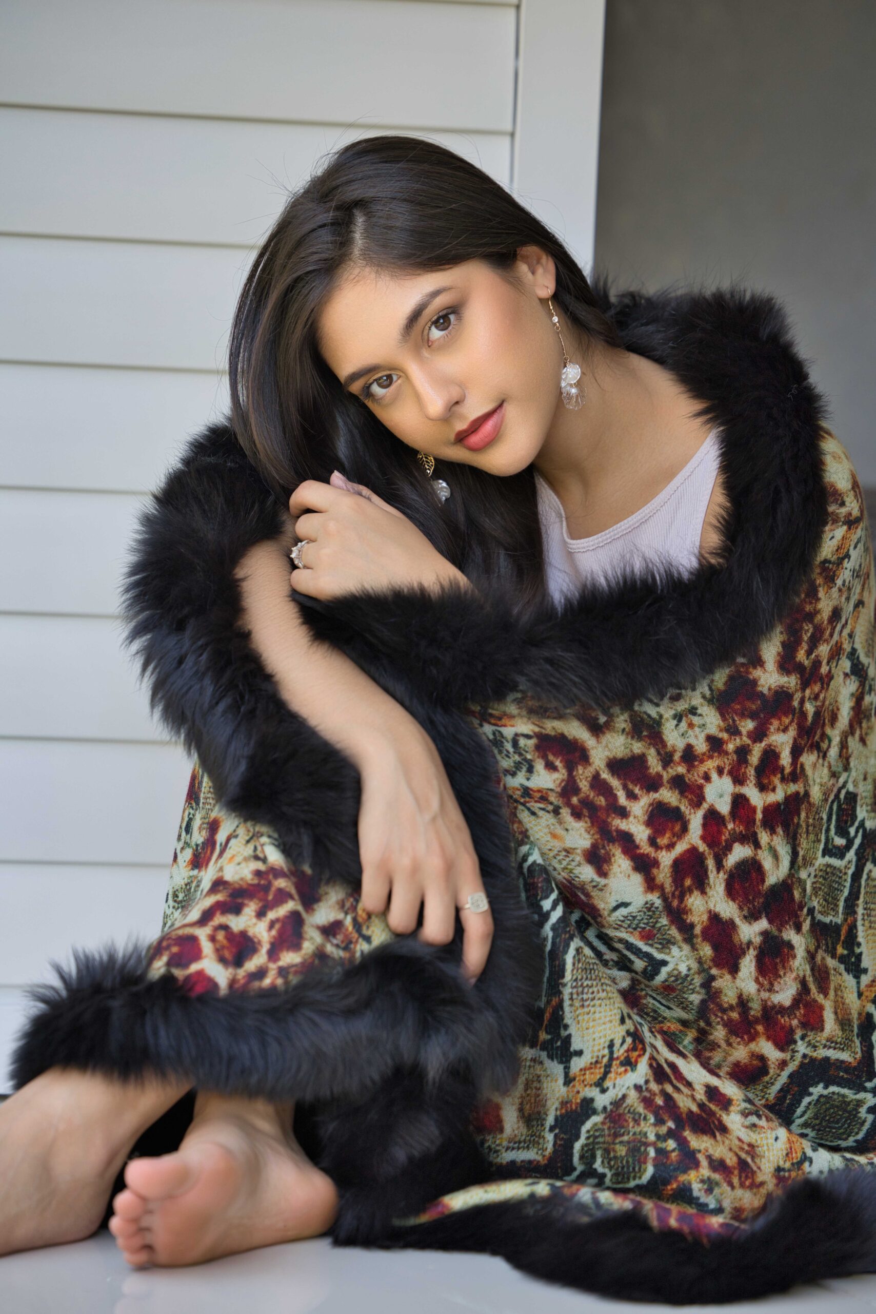 Animal Print Reversible Woven Cashmere Fur Wrap - Image 5