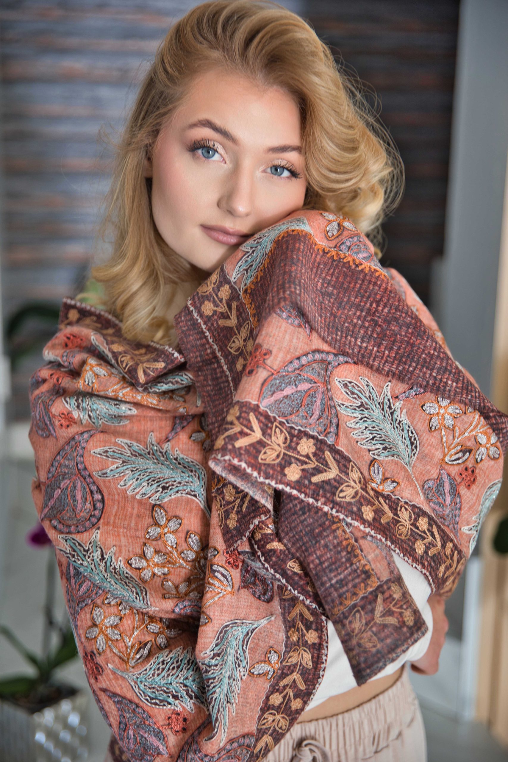 Fine Wool Scarf with Tilla Embroidery - Image 2
