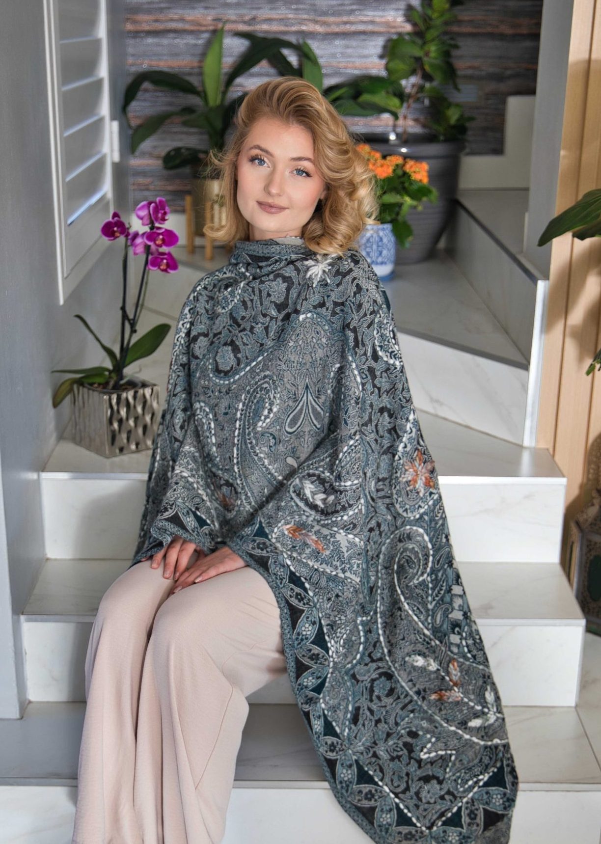 Thick Merino Wool Scarf With Embroidery - Image 3