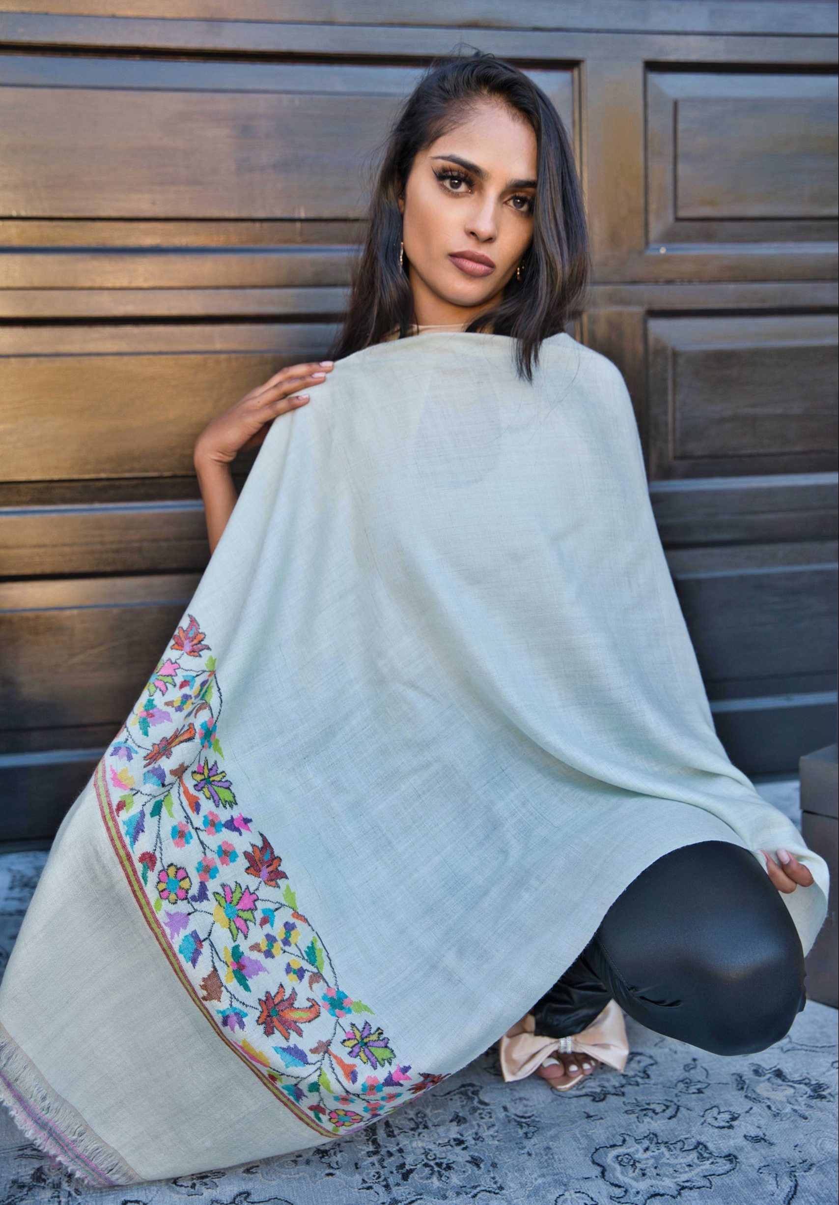 Pashmina Cashmere Scarf with Kani Weave Border - Image 4