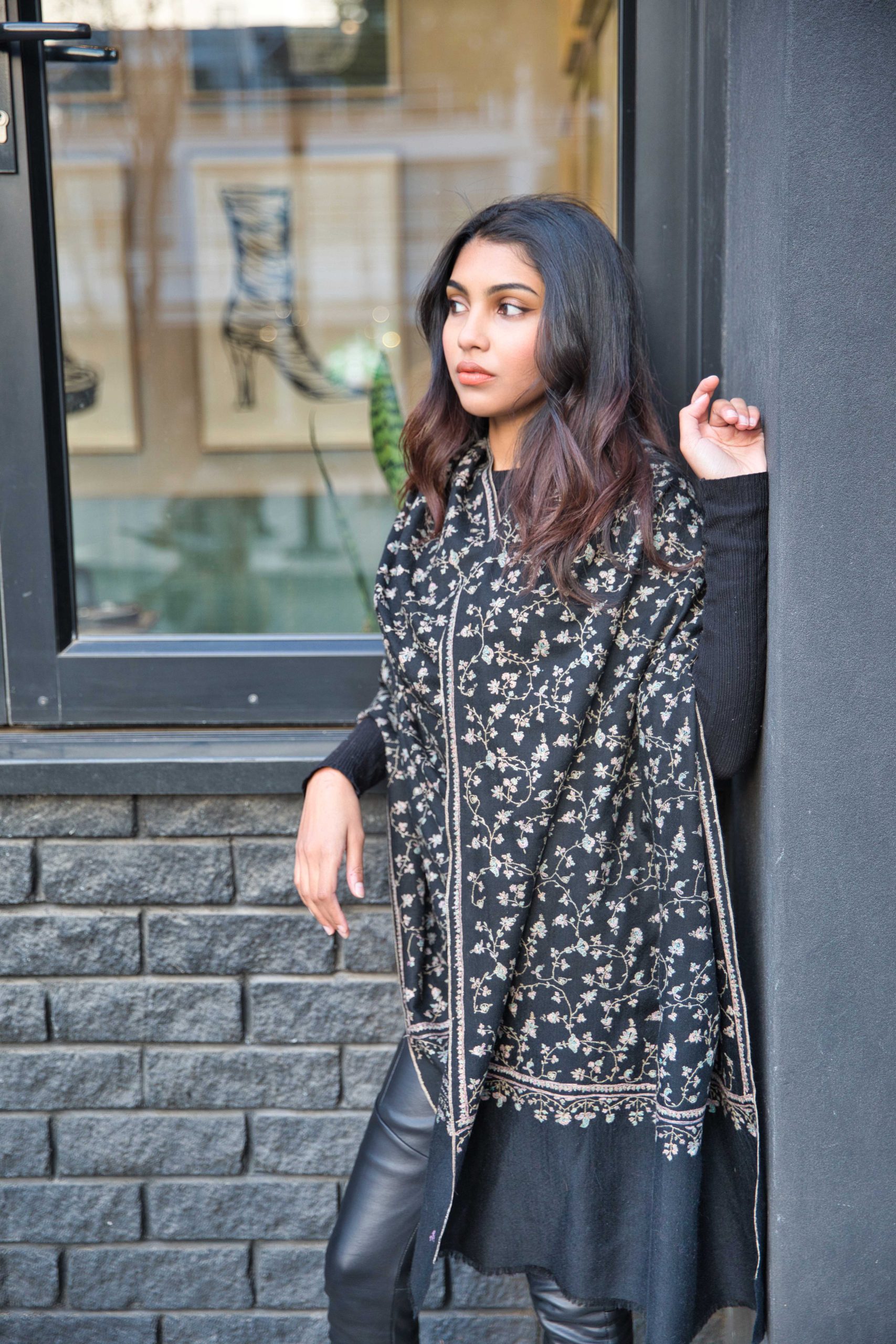 Sozni Embroidery Pashmina Cashmere Scarf - Image 4