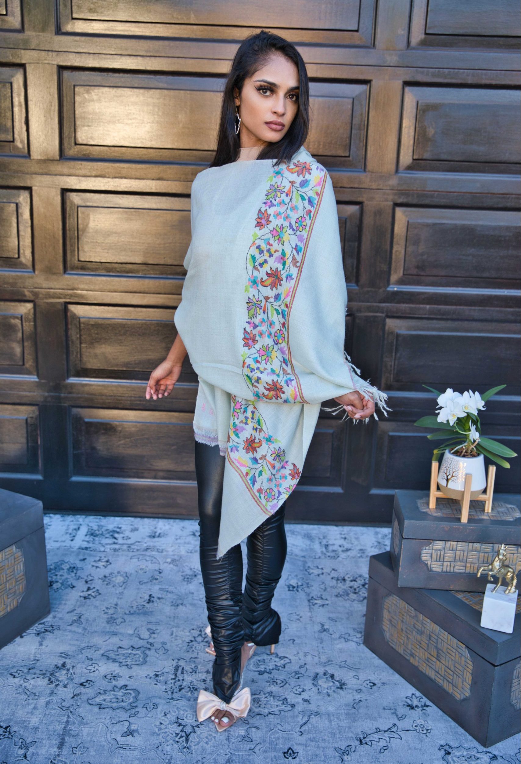 Pashmina Cashmere Scarf with Kani Weave Border - Image 3