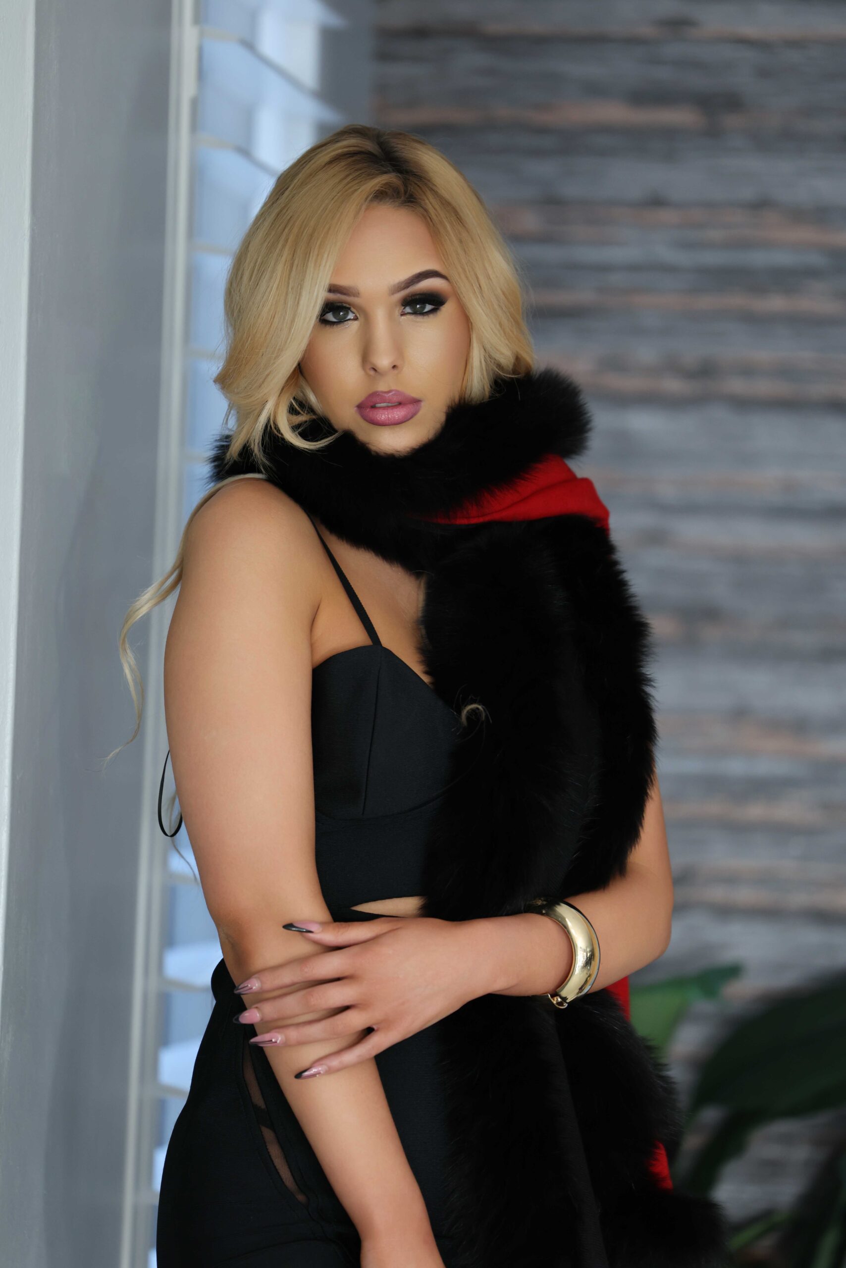 Reversible Woven Cashmere Fur Wrap - Image 4