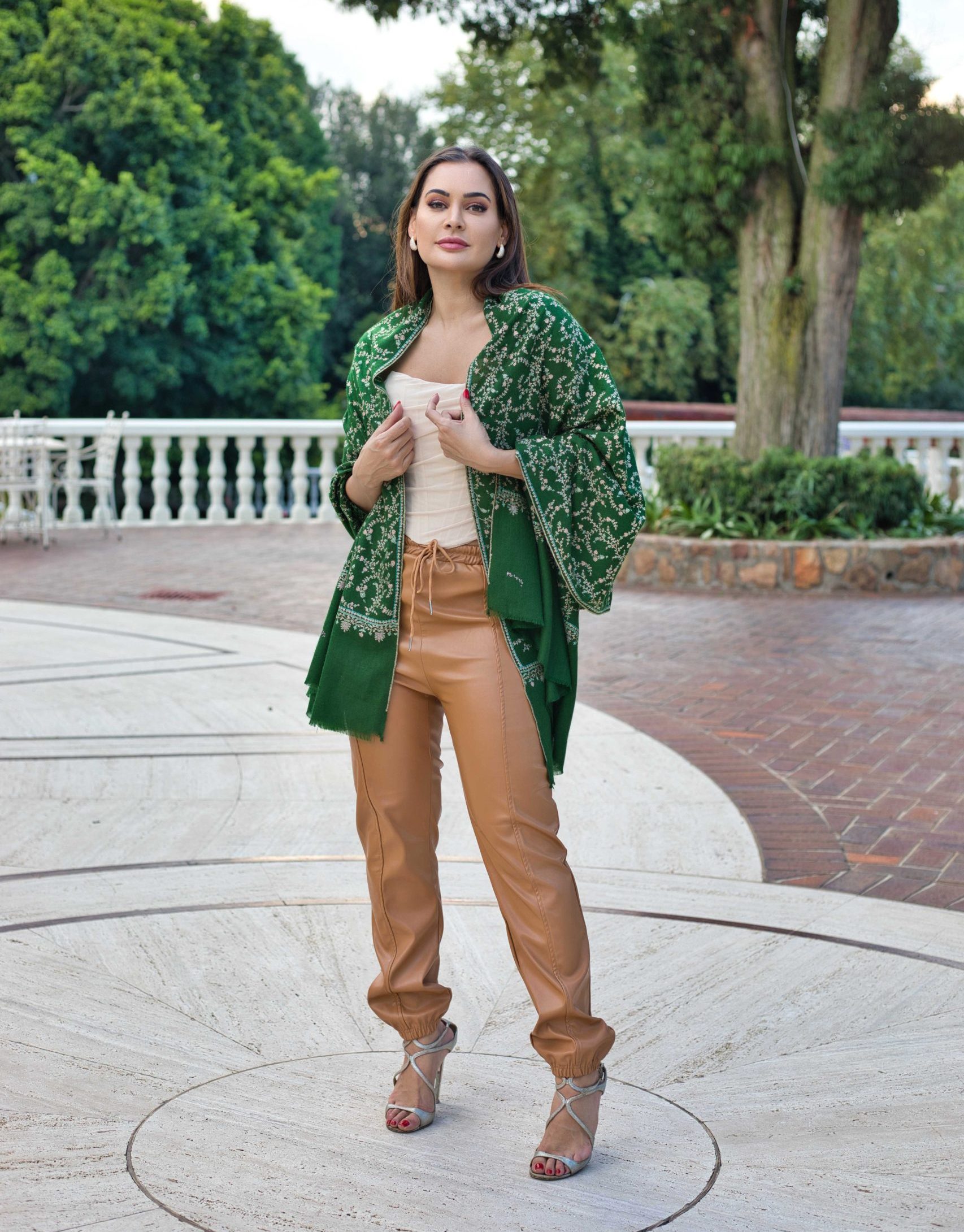 Sozni Embroidery Pashmina Cashmere Scarf - Image 7